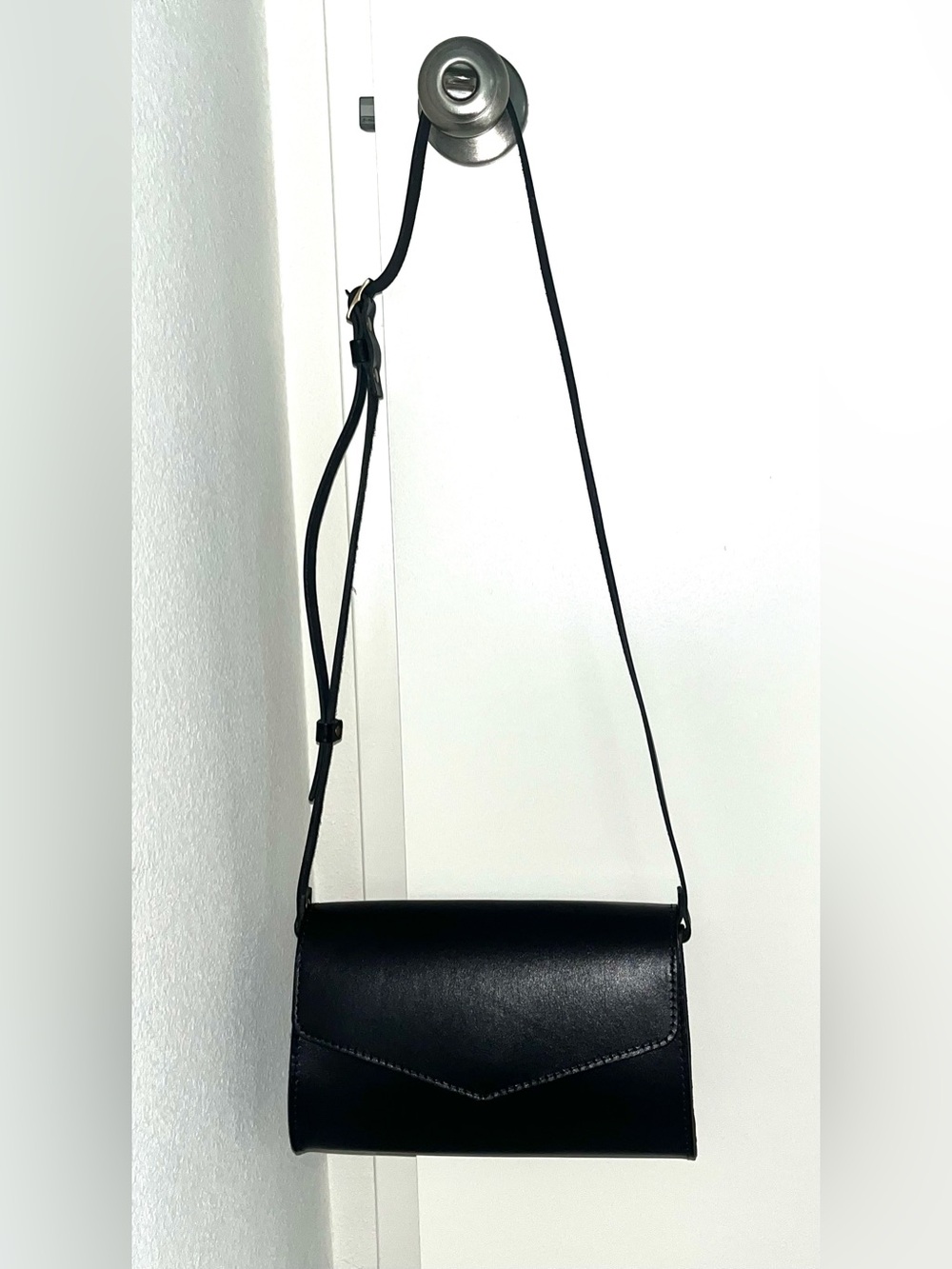 Portland Leather Goods The Astoria - Picture 2 of 9